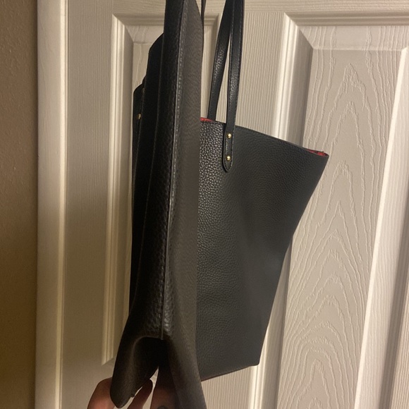 Victoria’s Secret valentines tote - Picture 7 of 8